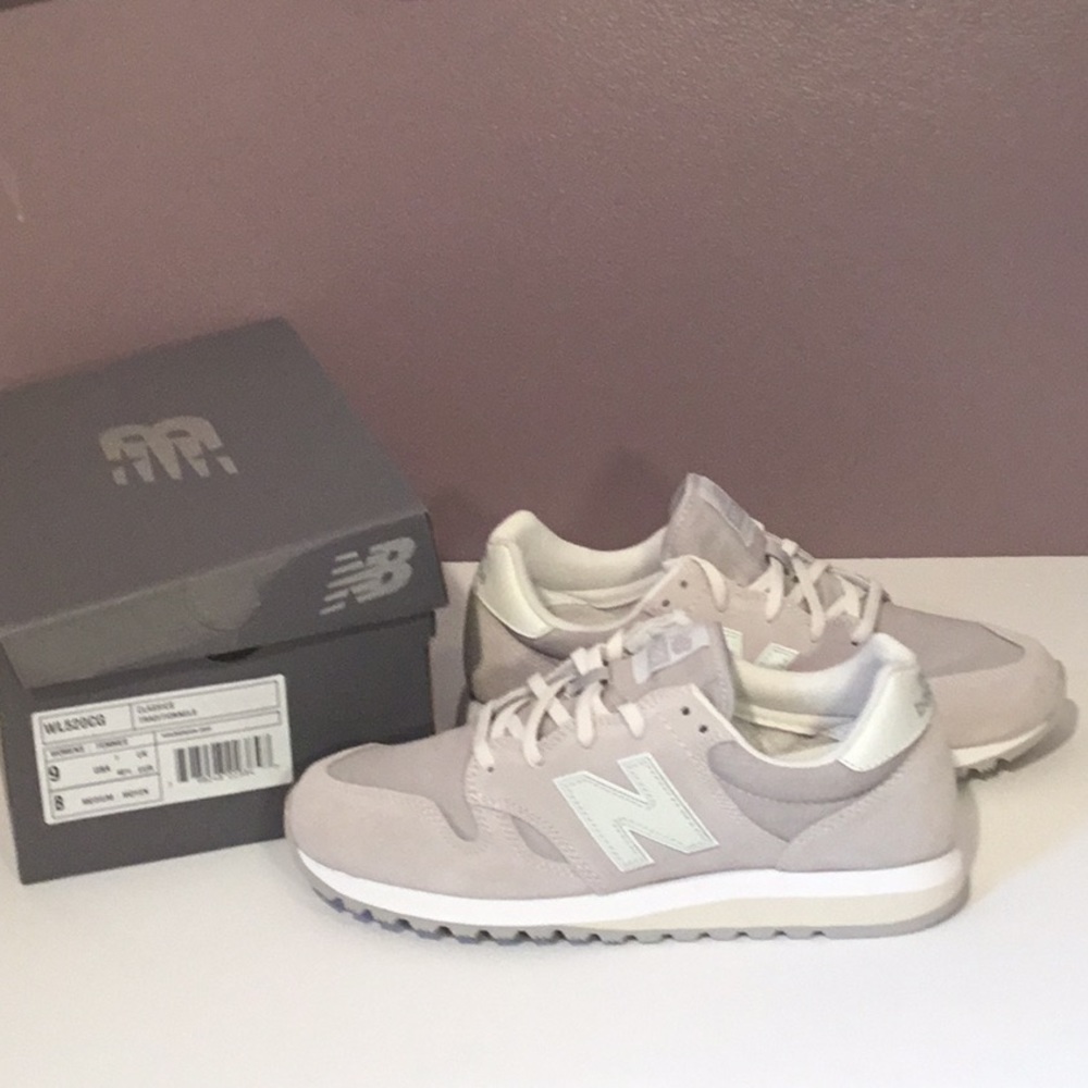 New Balance 520v1 Women’s Sneaker